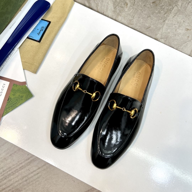 G*u*i leather shoes